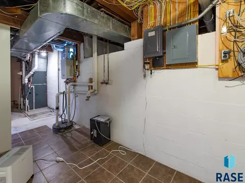 Other - 207 E 30th St, Sioux Falls, SD 57105 photo 8 of 11