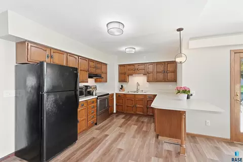 Kitchen - 1109 4th St, Garretson, SD 57030 photo 1 of 2