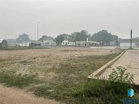 400 S Block Washington Ave, Madison, SD 57042 photo 3