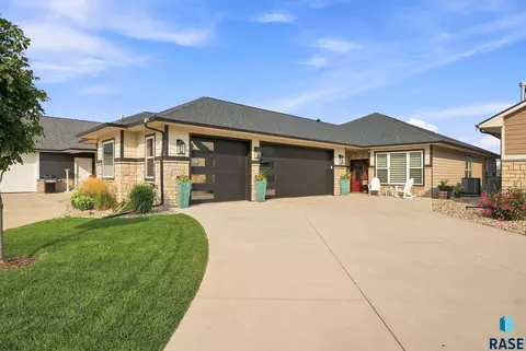 Exterior - 2645 Park Pl, Tea, SD 57064 photo 8 of 11