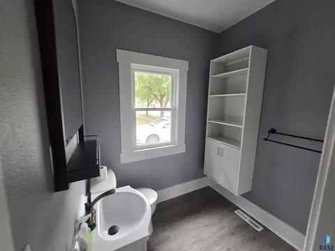 707 E 7th St, Sioux Falls, SD 57103 photo 7