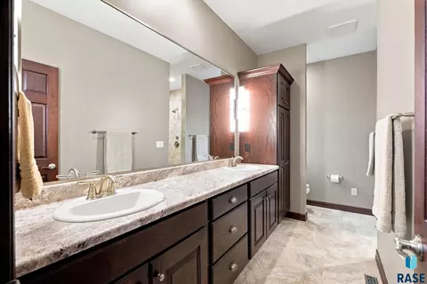 Bath - 7304 E Donnelly Dr, Sioux Falls, SD 57110 photo 1 of 3