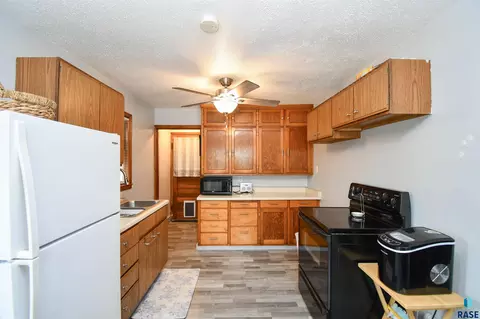 Kitchen - 610 E 3rd St, Dell Rapids, SD 57022 photo 2 of 7