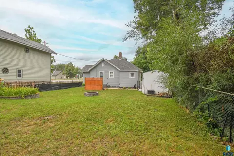 Exterior - 610 E 3rd St, Dell Rapids, SD 57022 photo 7 of 9