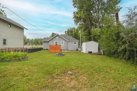 Exterior - 610 E 3rd St, Dell Rapids, SD 57022 photo 8 of 9