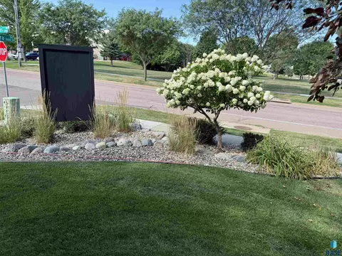 Exterior - 5502 S Sandra Dr, Sioux Falls, SD 57108 photo 3 of 3