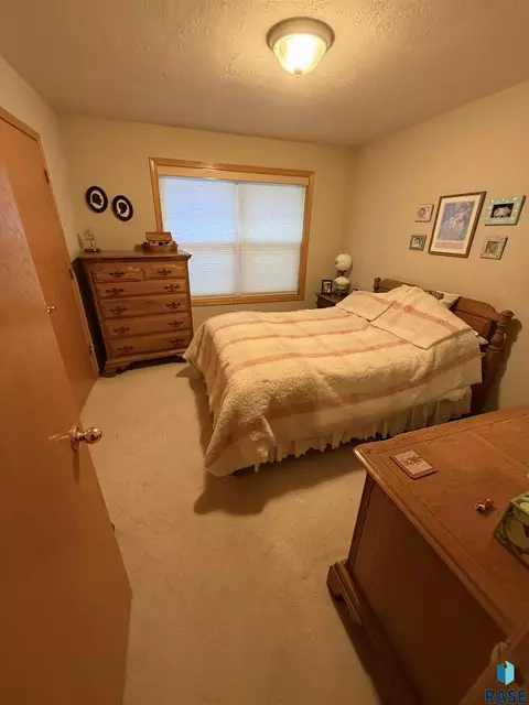 Bedroom - 5502 S Sandra Dr, Sioux Falls, SD 57108 photo 2 of 2