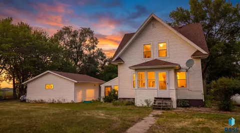 Exterior - 48053 259th St, Brandon, SD 57005 photo 1 of 6