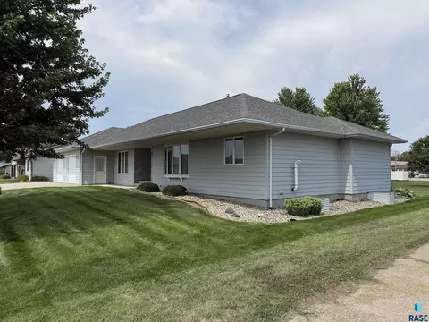 Exterior - 308 E Wagner St, Marion, SD 57043 photo 4 of 7