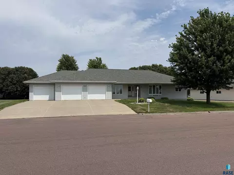 Exterior - 308 E Wagner St, Marion, SD 57043 photo 2 of 7