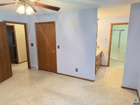 Bedroom - 308 E Wagner St, Marion, SD 57043 photo 4 of 7