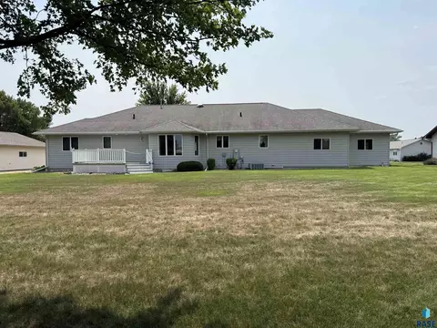 Exterior - 308 E Wagner St, Marion, SD 57043 photo 6 of 7