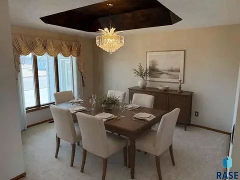 Dining - 308 E Wagner St, Marion, SD 57043 photo 2 of 2