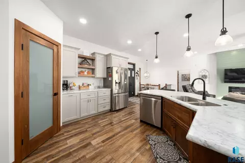 Kitchen - 1012 S Nicholas Ave, Brandon, SD 57005 photo 3 of 11