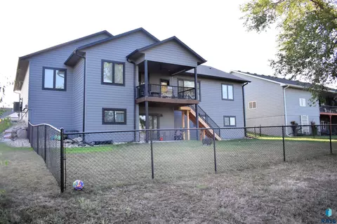 Exterior - 1012 S Nicholas Ave, Brandon, SD 57005 photo 5 of 16