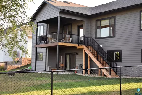 Exterior - 1012 S Nicholas Ave, Brandon, SD 57005 photo 9 of 16