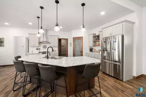 Kitchen - 1012 S Nicholas Ave, Brandon, SD 57005 photo 10 of 11