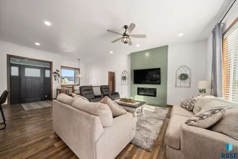 Living - 1012 S Nicholas Ave, Brandon, SD 57005 photo 6 of 6