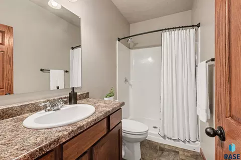 Bath - 3513 E Bison Trl, Sioux Falls, SD 57108 photo 2 of 2