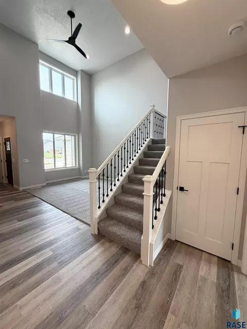 Entry Way - 5103 E 67th St, Sioux Falls, SD 57108 photo 2 of 2