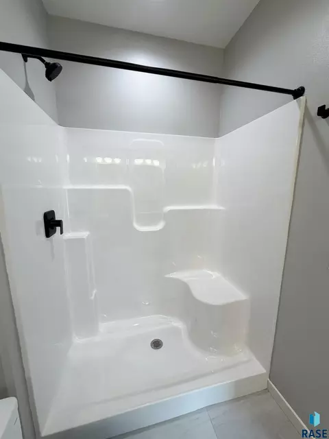 Bath - 5103 E 67th St, Sioux Falls, SD 57108 photo 3 of 5