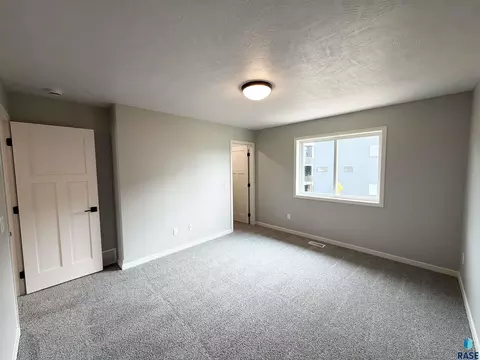 Bedroom - 5103 E 67th St, Sioux Falls, SD 57108 photo 2 of 3