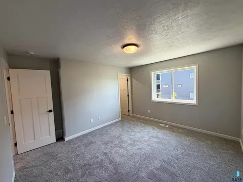 Bedroom - 5103 E 67th St, Sioux Falls, SD 57108 photo 2 of 3