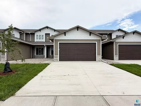 5103 E 67th St, Sioux Falls, SD 57108