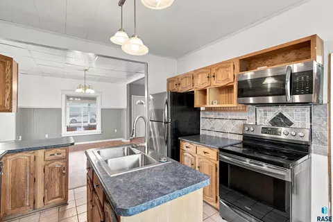 Kitchen - 1120 S Duff St, Mitchell, SD 57301 photo 2 of 2