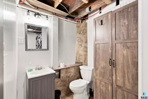 Bath - 1120 S Duff St, Mitchell, SD 57301 photo 5 of 5