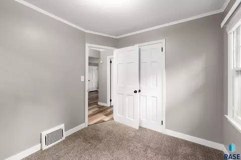 Bedroom - 101 E 103 E 31st St, Sioux Falls, SD 57105 photo 2 of 4