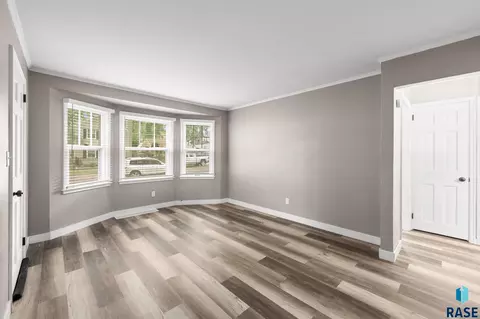 Living - 101 E 103 E 31st St, Sioux Falls, SD 57105 photo 1 of 4