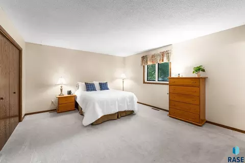 Bedroom - 2433 E Stanton Dr, Sioux Falls, SD 57103 photo 1 of 4