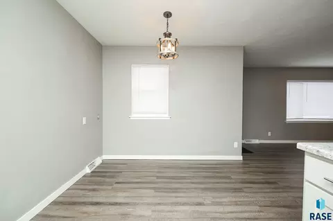 Dining - 501 S 5th Ave, Brandon, SD 57005 photo 1 of 1