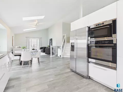 Kitchen - 6500 E Steamboat Trl, Sioux Falls, SD 57110 photo 5 of 5