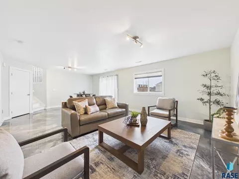 Living - 6500 E Steamboat Trl, Sioux Falls, SD 57110 photo 6 of 7