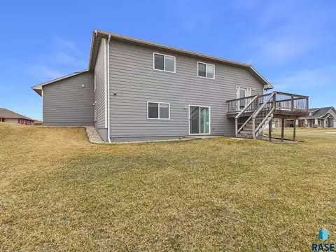 Exterior - 6500 E Steamboat Trl, Sioux Falls, SD 57110 photo 5 of 5