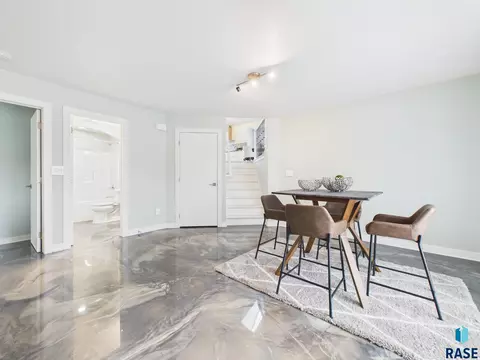 Dining - 6500 E Steamboat Trl, Sioux Falls, SD 57110 photo 2 of 3