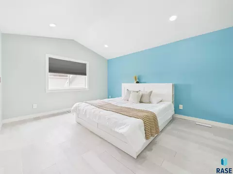 Bedroom - 6500 E Steamboat Trl, Sioux Falls, SD 57110 photo 1 of 4