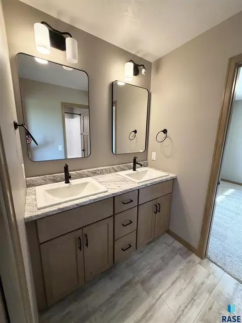 Bath - 5119 E 67th St, Sioux Falls, SD 57108 photo 2 of 2