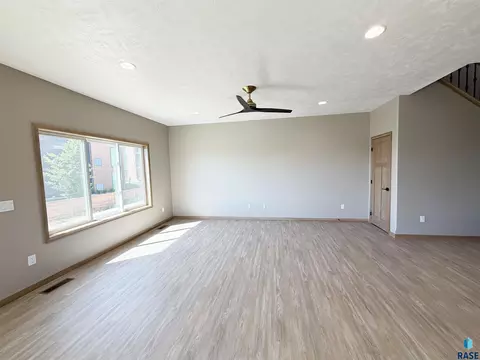 Living - 5119 E 67th St, Sioux Falls, SD 57108 photo 2 of 2