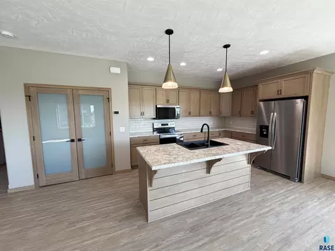 Kitchen - 5119 E 67th St, Sioux Falls, SD 57108 photo 1 of 4
