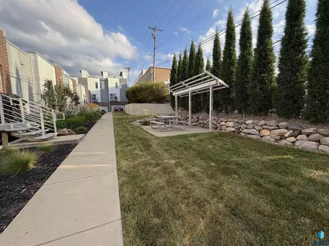 Exterior - 226 E Residence Pl, Sioux Falls, SD 57104 photo 2 of 3