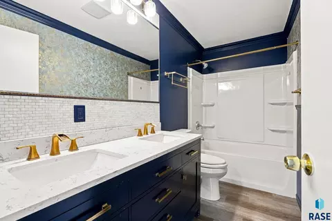 Bath - 4404 E Steeple Cir, Sioux Falls, SD 57103 photo 1 of 2