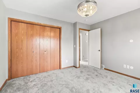 Bedroom - 4404 E Steeple Cir, Sioux Falls, SD 57103 photo 4 of 4
