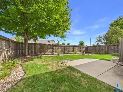 Exterior - 2900 E Indigo Pl, Sioux Falls, SD 57108 photo 2 of 6