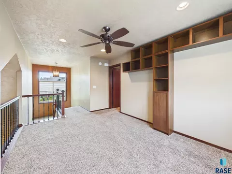 Living - 2900 E Indigo Pl, Sioux Falls, SD 57108 photo 5 of 6