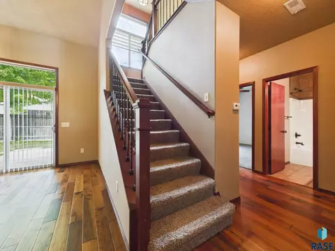 Entry Way - 2900 E Indigo Pl, Sioux Falls, SD 57108 photo 1 of 2
