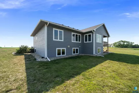 Exterior - 25398 454th Ave, Montrose, SD 57048 photo 5 of 11