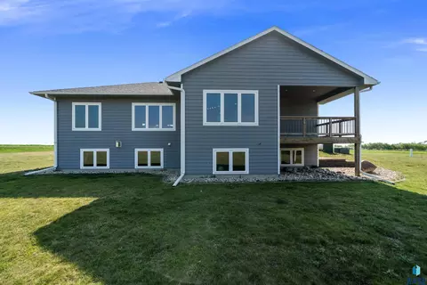 Exterior - 25398 454th Ave, Montrose, SD 57048 photo 6 of 11